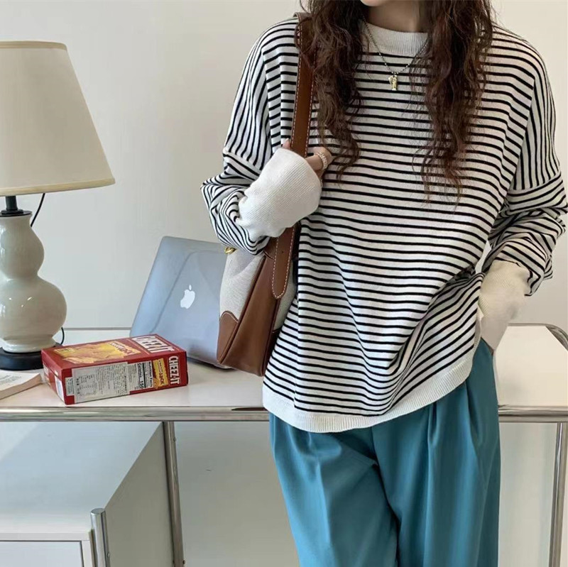 Soft and cozy striped knit sweater for women, thin style for early spring and autumn, 2026 new loose-fitting Hong Kong style sweater top for women Soft and cozy striped knit sweater for women, thin style for early spring and autumn, 2026 new loose-fitting Hong Kong style sweater top for women