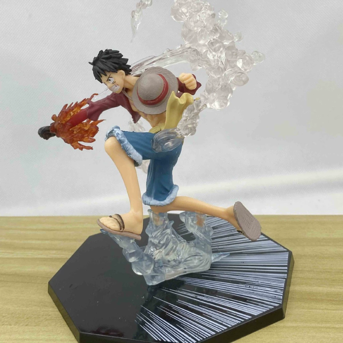 PVC-фигура (One Piece) Огненный кулак Лефи, 18 см, коллекционная коробка цвета