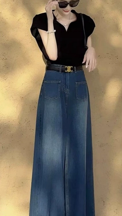 Летний комплект одежды с модным и изысканным топом с короткими рукавами в стиле Шанель и широкими джинсовыми брюками, комплект из двух предметов для женщин.