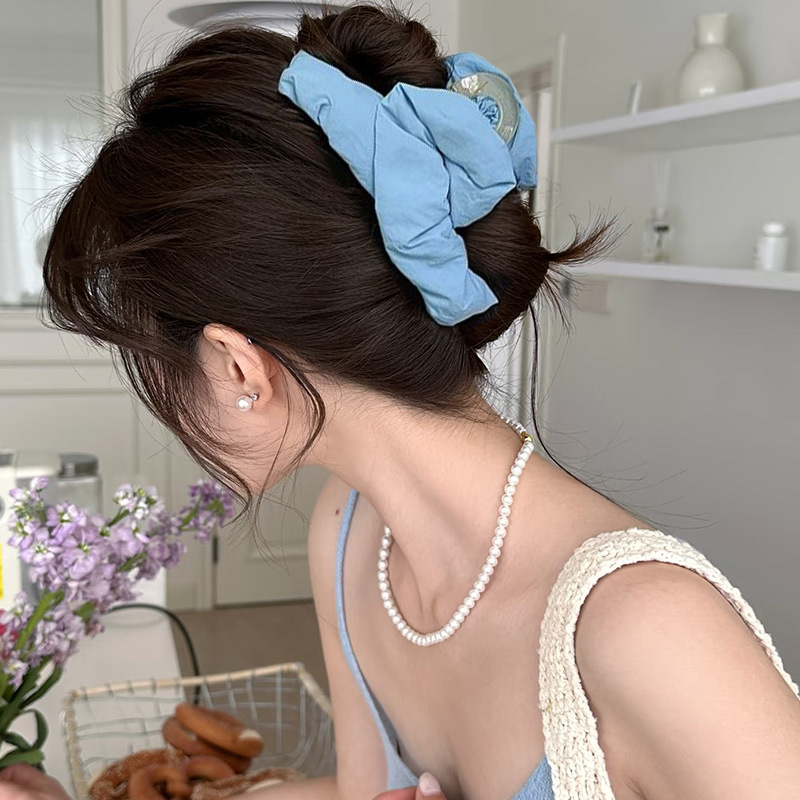 Tela de moda pliegue clip de cabello de alta sensación de gran clip de agarre de cabeza de mujer clip de tiburón temperamento coreano adornamiento de cabello