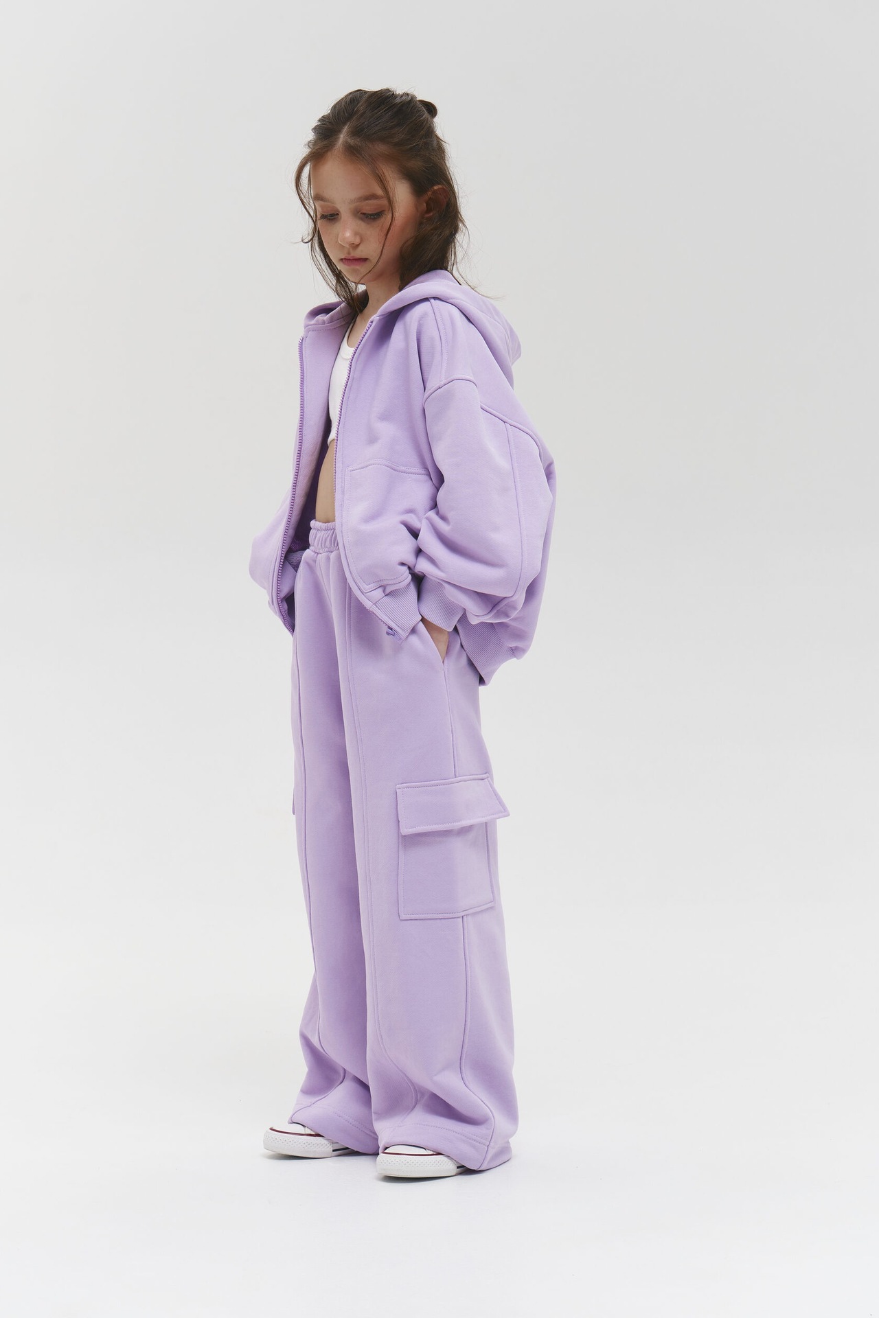Barnjacka med huva och dragkedja i enfärgad casual stil_voghion.com