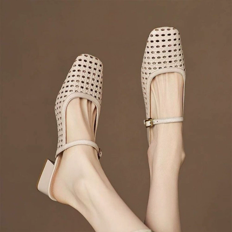 Элегантные мюли, модные плетеные с вырезами, летние дышащие повседневные с внутренним подъемом 8 см, полусандалии с закрытым носком, 2025 год.