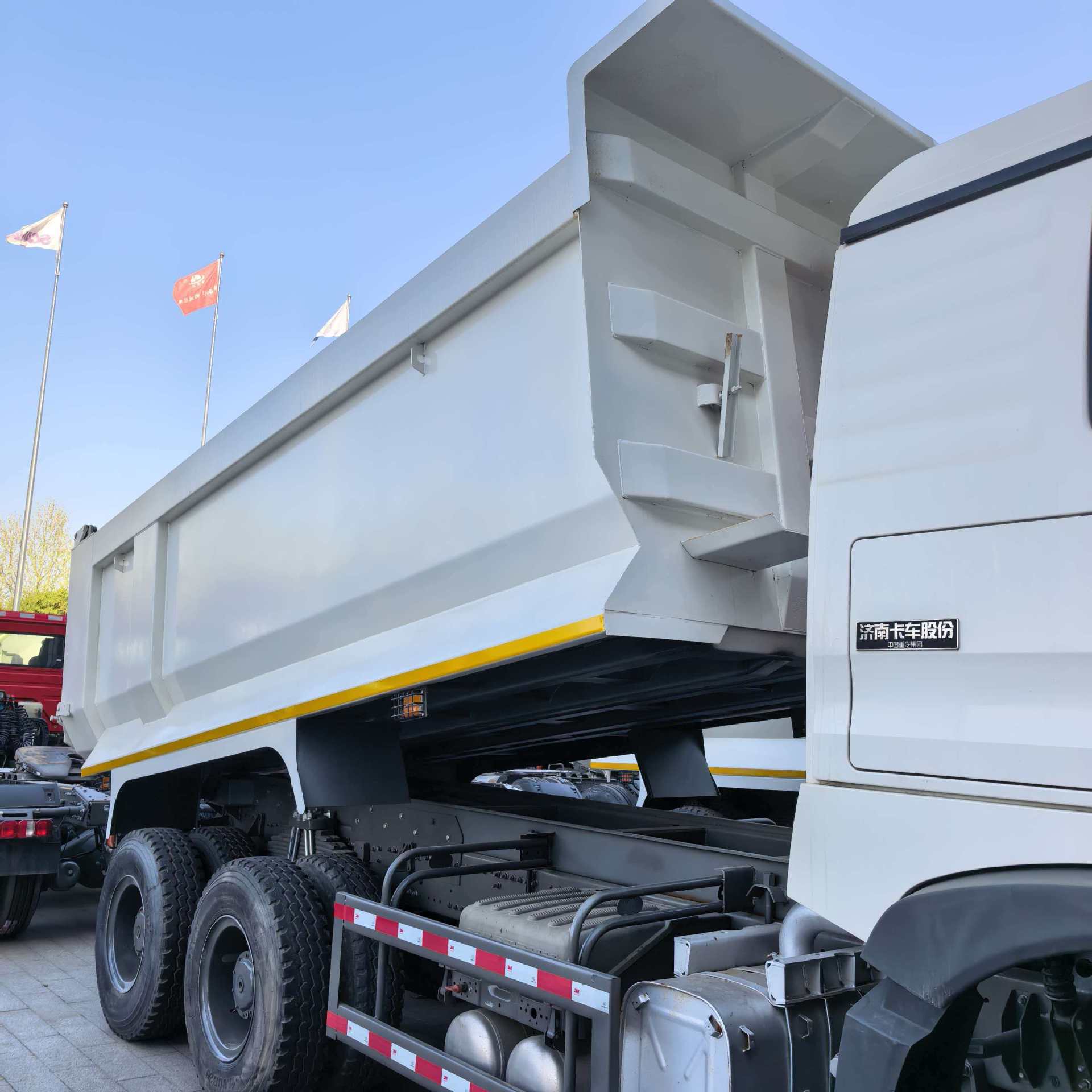 Cross-Border Supply of Sinotruk Howo Dump Trucks Tx6X4, African Dump Trucks, Howo Dump Trucks