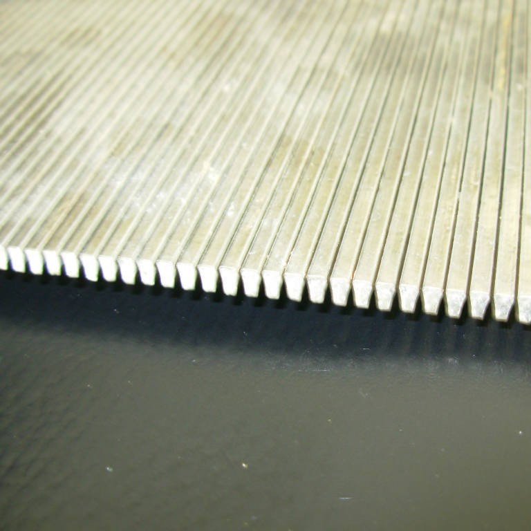 供应稳泰条缝筛片、 焊接条缝矿筛网、 弧形筛、磨头筛