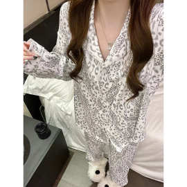 秋冬天新款德绒保暖睡衣女长袖宽松加绒网红家居服甜美翻领套装女