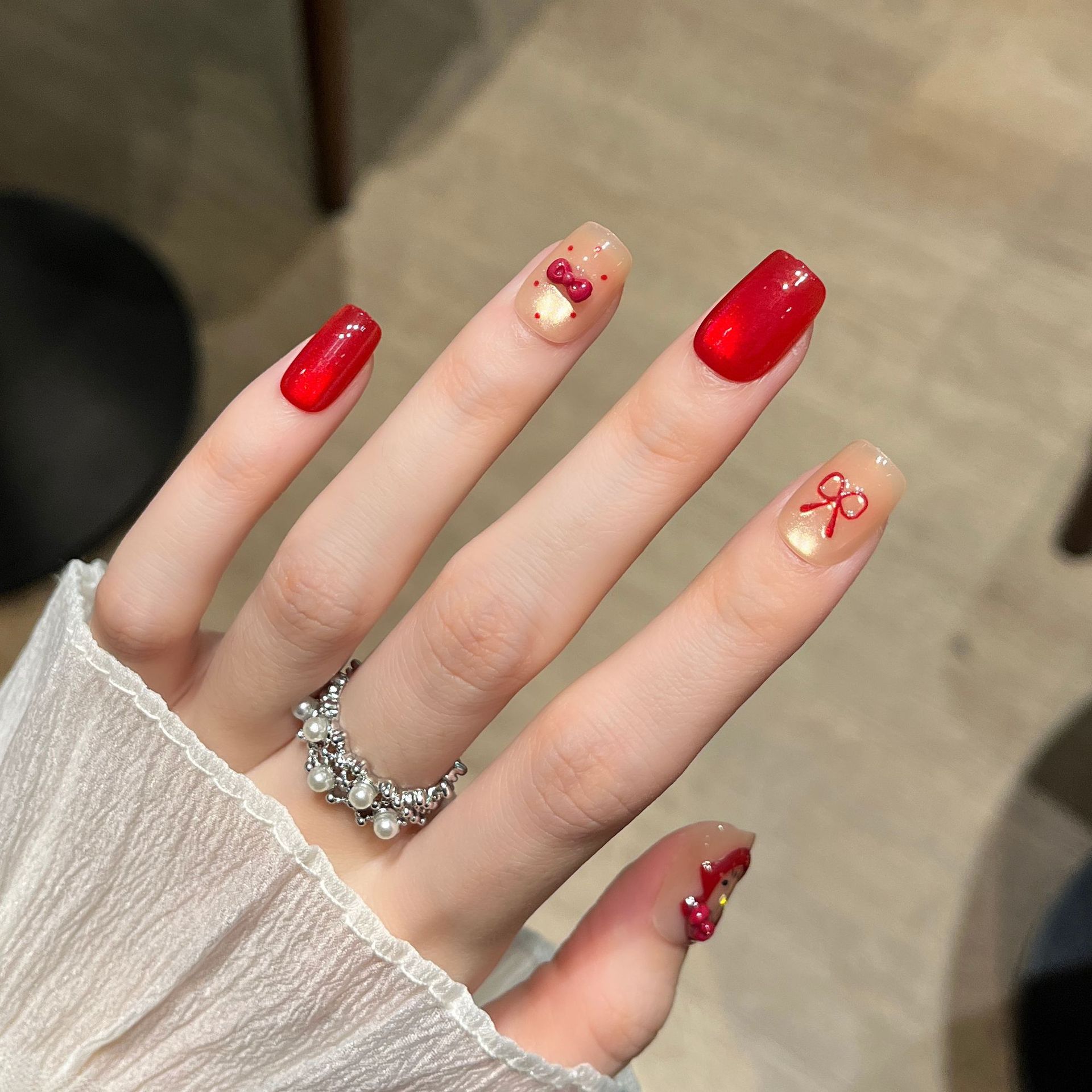 Sombrero rojo estereoscópico KT desgaste uñas engrosadas piezas de uñas acabadas Año Nuevo blanqueamiento rojo uñas al por mayor desmontables