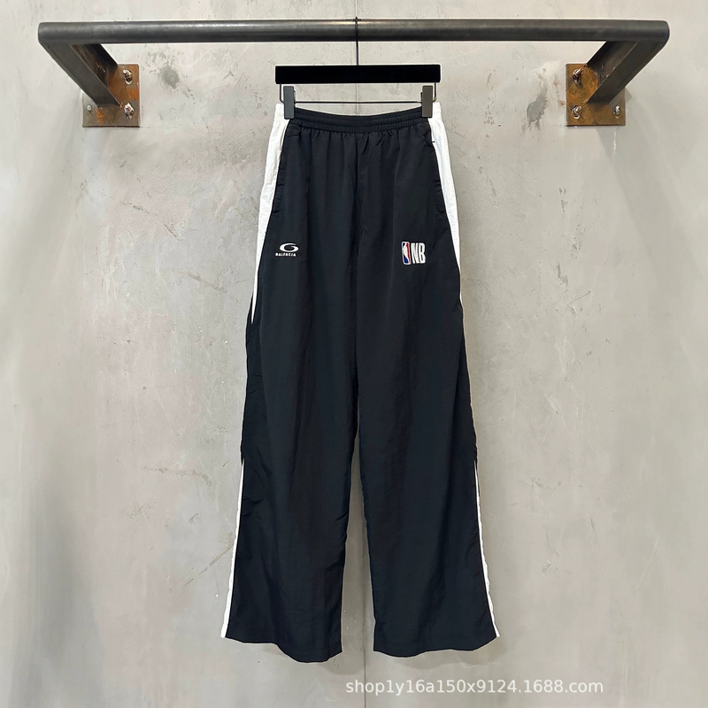 26 new model B-brand high-quality version in stock NBA co-branded casual sports windbreaker pants, lightweight and loose-fitting, unisex long pants