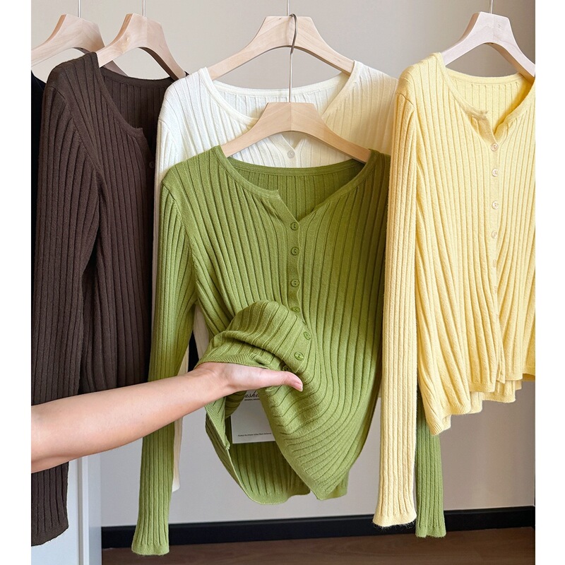 2026 Autumn New V-neck Ribbed Knit Cardigan for Women, Simple and Stylish, Slim Fit, Suitable as a Base Layer Top