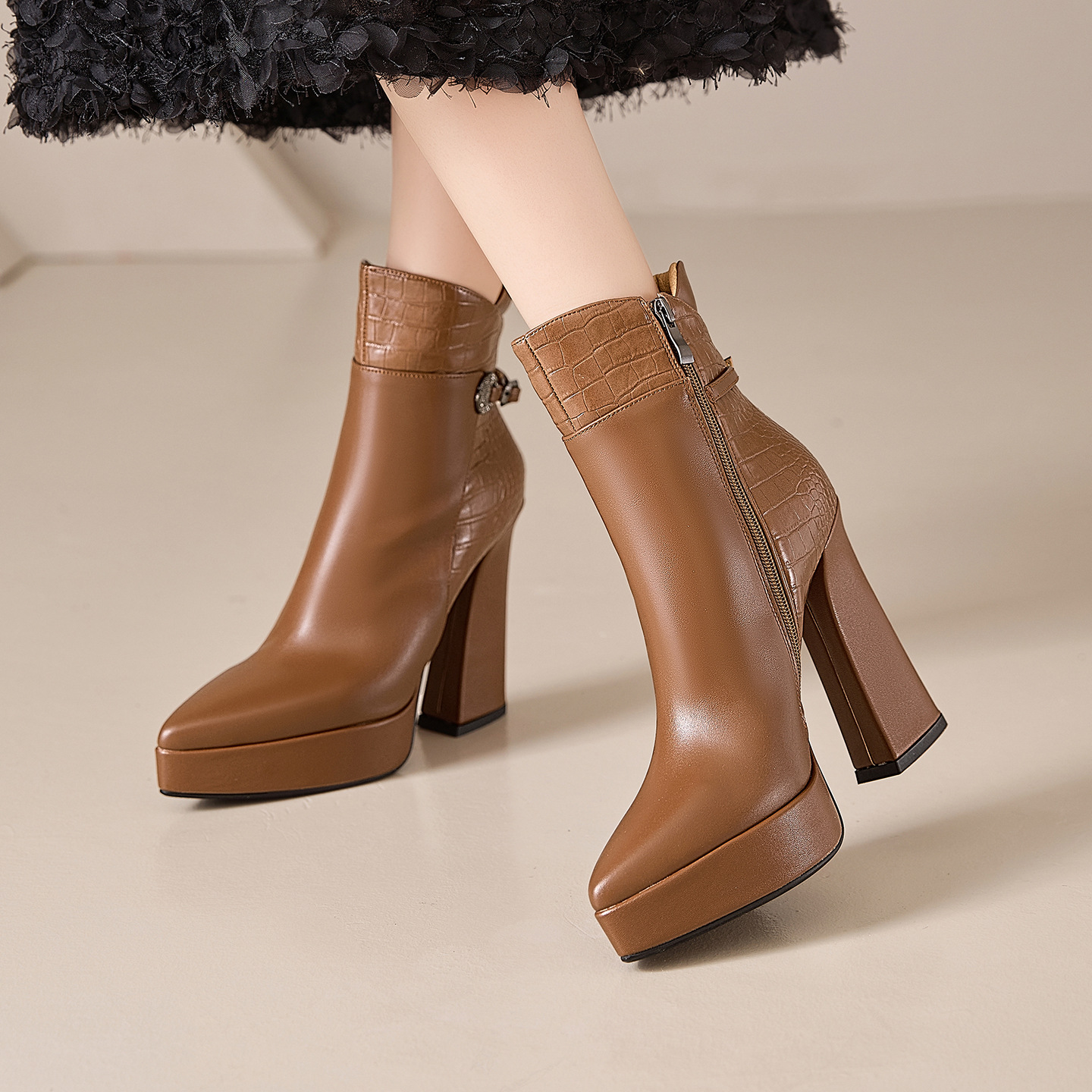 Boot nữ cổ thấp mũi nhọn da bò cao cấp gót siêu cao đế dày mùa thu đông — nâu, màu đen