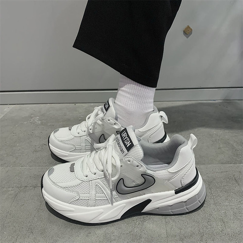  New Student Casual Breathable Mesh Sports Shoes for Women, Korean Version, Ins Trendy Street Style, Thick Sole Retro Dad Shoes