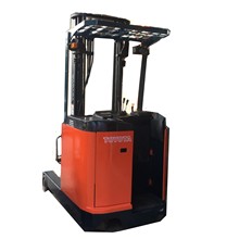 二手进口7FBR18丰田仓储前移式电动叉车两节门架升高4米承载1.8吨