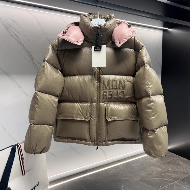 Mengjia's New Abbaye down Jacket Short Towel Embroidered Logo Flap Pocket Pants Hooded Detachable Long-Sleeved Jacket