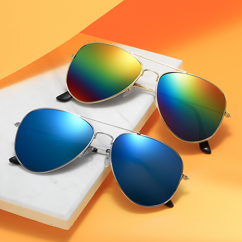 Classic universal glasses solar-powered for men and women