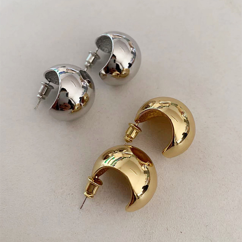 Retro Solid Color Copper Ear Studs Plating Copper Earrings display picture 1