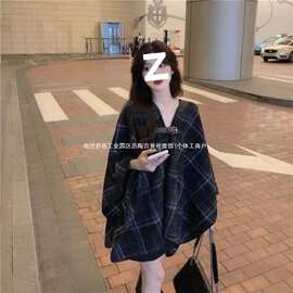 小香风黑色中长款格子毛呢外套女秋冬宽松百搭小个子斗篷披肩大衣