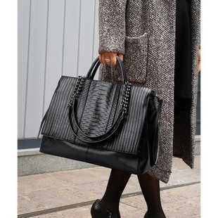 ����2025�¿���������Ů���p�݆μ��������ذ��ϰ๫�İ����s