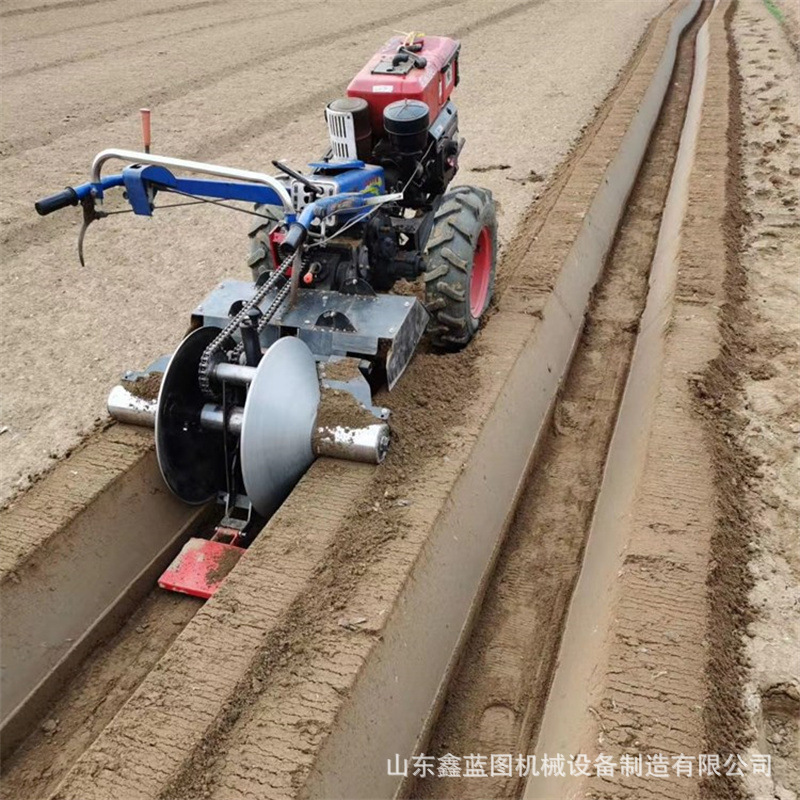 农用灌溉水渠开沟一次成型机结实不坍塌 自走式草莓开沟起垄机