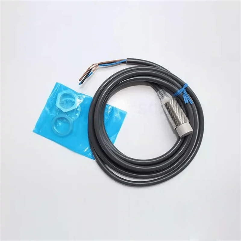 OMRON欧姆龙接近传感器   E2E-X14B1TL18 2M 原装全新正品  议价