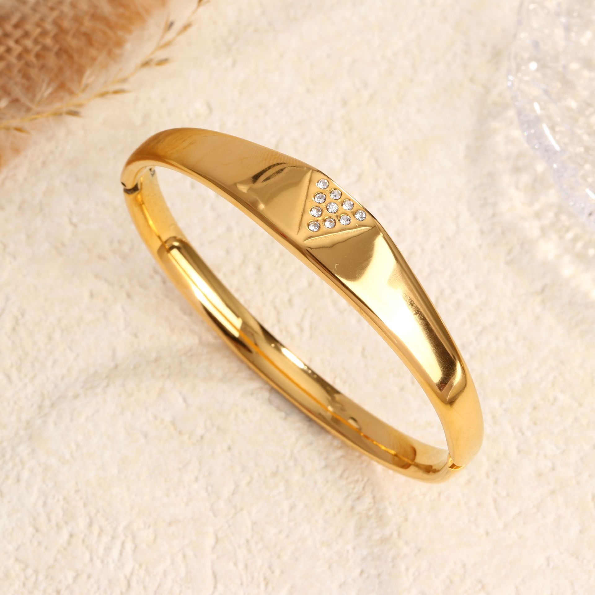 86 캐스트 V자형 다이아몬드 브레이슬릿 골드