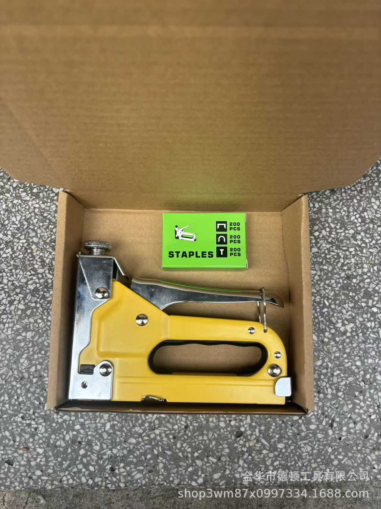 Pistola de Clavos Manual Tres en Uno para Carpintería del Hogar