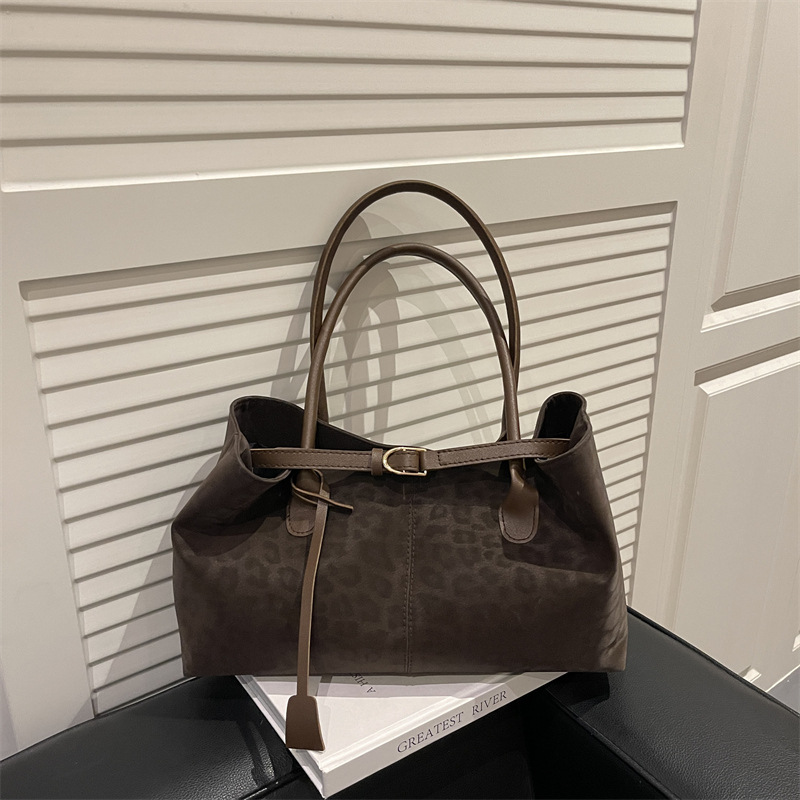 Invierno de piel de ciervo bolso de piel de ciervo bolso de mujer 2025 nuevo retro bolso de mano leopardo de gran capacidad de viaje de hombro
