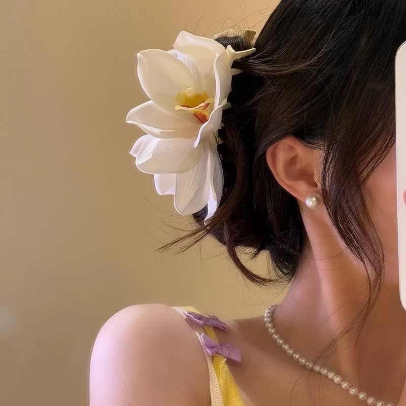 25# resort-style white faux magnolia flower hair claw clip
