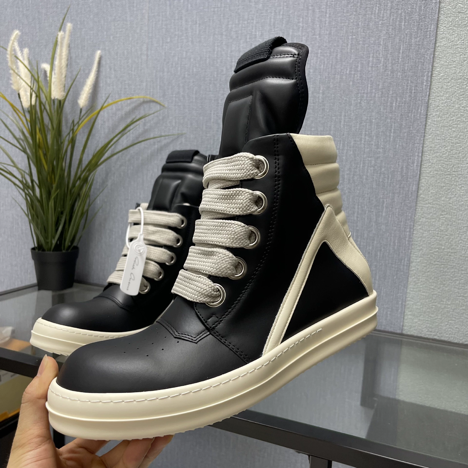 Источник фабрики новый модный сапоги RO перевернутый треугольник автономная линия