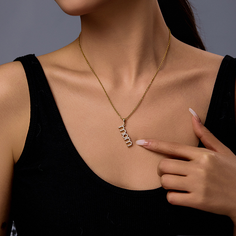 Collar con colgante de letra en aleación electrochapada en color oro de 14k, con piedra artificial, regalo para el Día de la Madre, de Xuping.