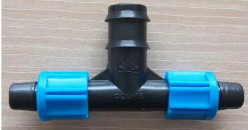 Conector de Tres Vías con Bloqueo para Cinta de Goteo image 14