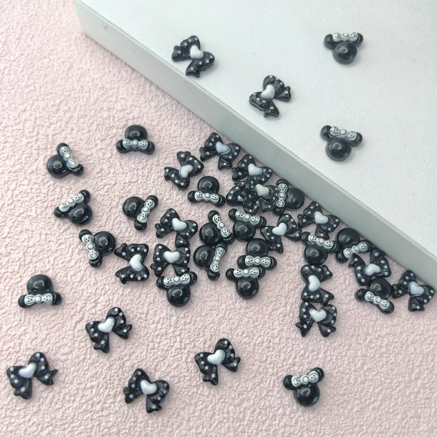 跨境米奇头爱心蝴蝶结美甲饰品批发美国澳洲加拿大韩国欧洲000