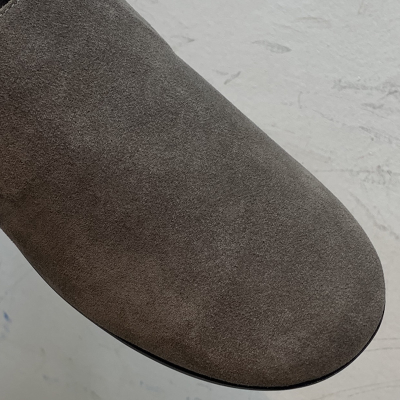 retro fashionable universal loafers