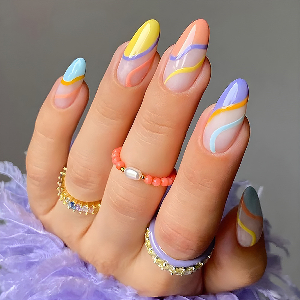 Venta caliente de uñas cortas francesas a rayas 24 piezas de uñas postizas suaves