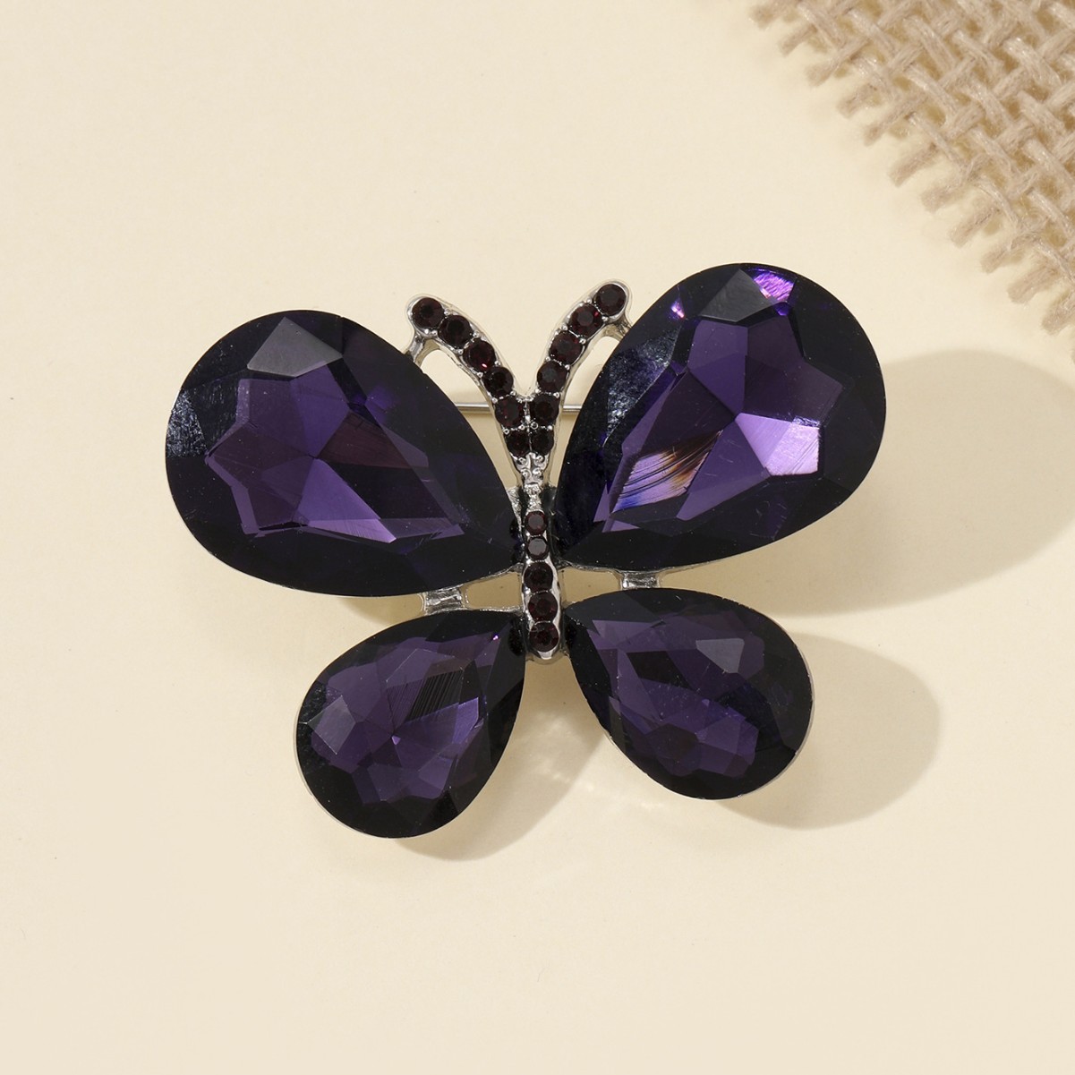 Vintage Emerald Gemstone Diamond Flower Crystal Brooch Elegant Suit Pin