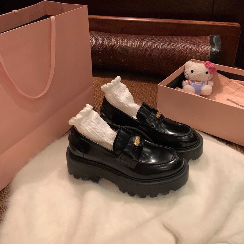 Vintage British Style Small Coin Single Leather Shoes with Chunky Heels, Thick Soles, Round Toe, Patent Leather Slip-On Loafers