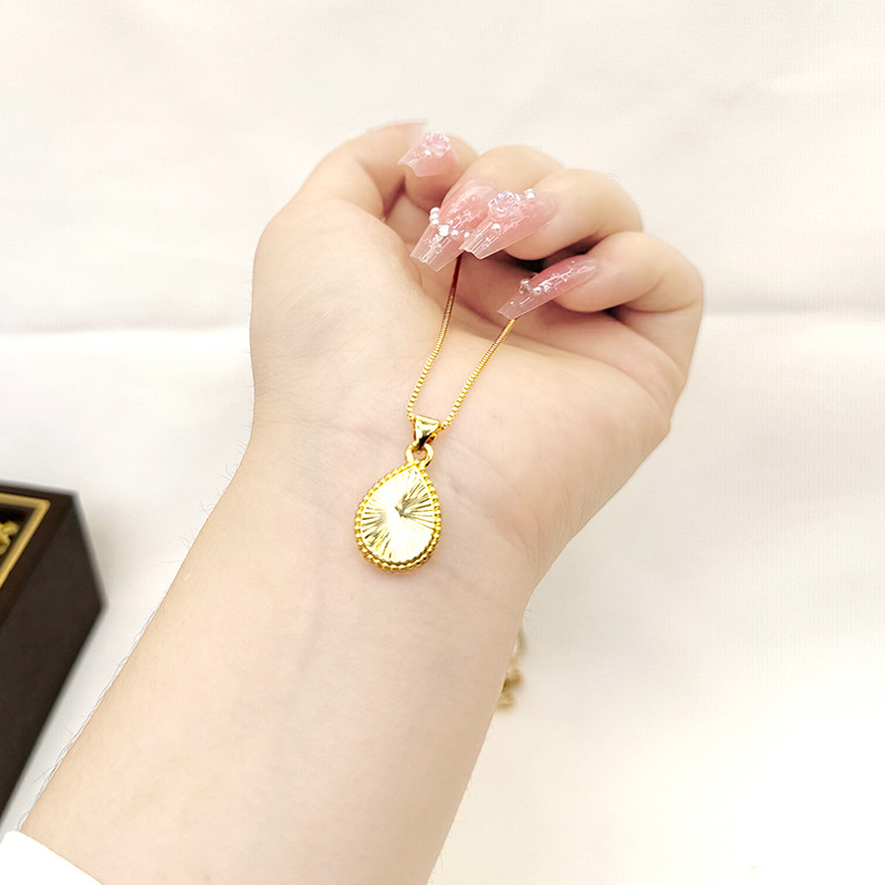 Nueva Vietnam gota de oro colgante de la moda de las mujeres transfronterizas viven joyería caliente Yiwu suministro de joyas al por mayor