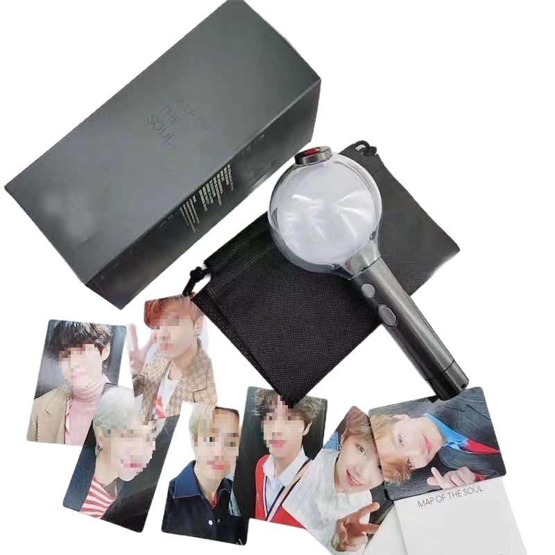 Cuatro generaciones de lámparas de ayuda del regimiento juvenil a prueba de balas de edición especial, tres generaciones de metal ordinario de cuatro generaciones