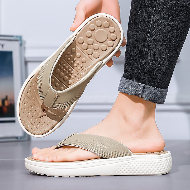 Chanclas hombre 2025 nuevo estilo verano antideslizante ropa exterior deportes playa sandalias de ocio zapatillas de masaje de fondo suave