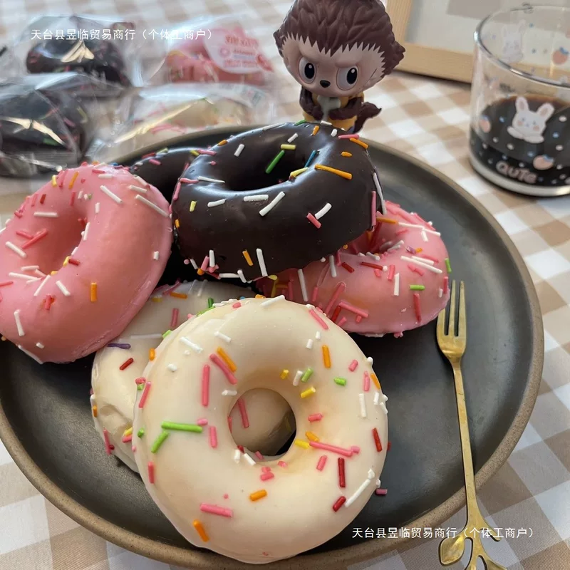 donuts? The second item: Donut, acrylic strawberry, afternoon tea, internet celebrity