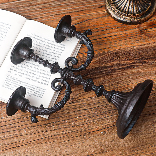 European retro three-headed candlestick, French and American iron candlestick, home wedding outfit, romantic decorative props and ornaments