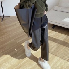 柔らかい羊の皮がゆったりしていて、腰がゆるんでいます。
