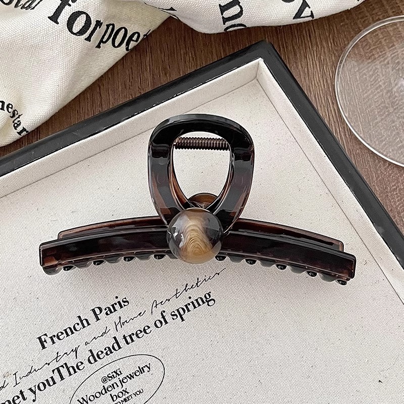 Serie de café de leche clip de pelo grande clip de tiburón hembra cuchara trasera updo simple temperamento clip de pelo moda accesorios para el cabello al por mayor