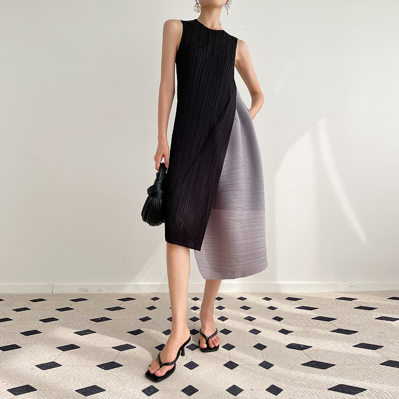 2022 black and gray color matching mid-length pleated dress 3/4 sleeve tea break skirt autumn and winter bottoming skirt for women