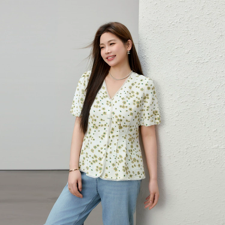 [Элегантная желтая нежная и универсальная рубашка с v-образным вырезом и принтом] Тонкая и красивая женская одежда больших размеров, толстая мм, лето 2025, новый стиль