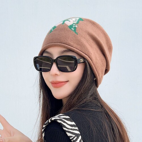 Winter and Autumn Knitted Wool Butterfly Cluster Hat, Warm Ear Cover, Face-Smoothing, Loose Fit, Versatile Hooded Beanie
