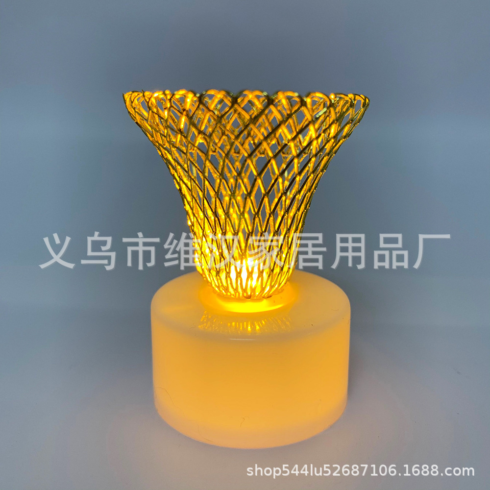 Transfronterizo Oriente Medio malla de alambre hueca dorada lámpara de vela electrónica de hierro forjado lámpara de noche LED decoración de escritorio iluminación