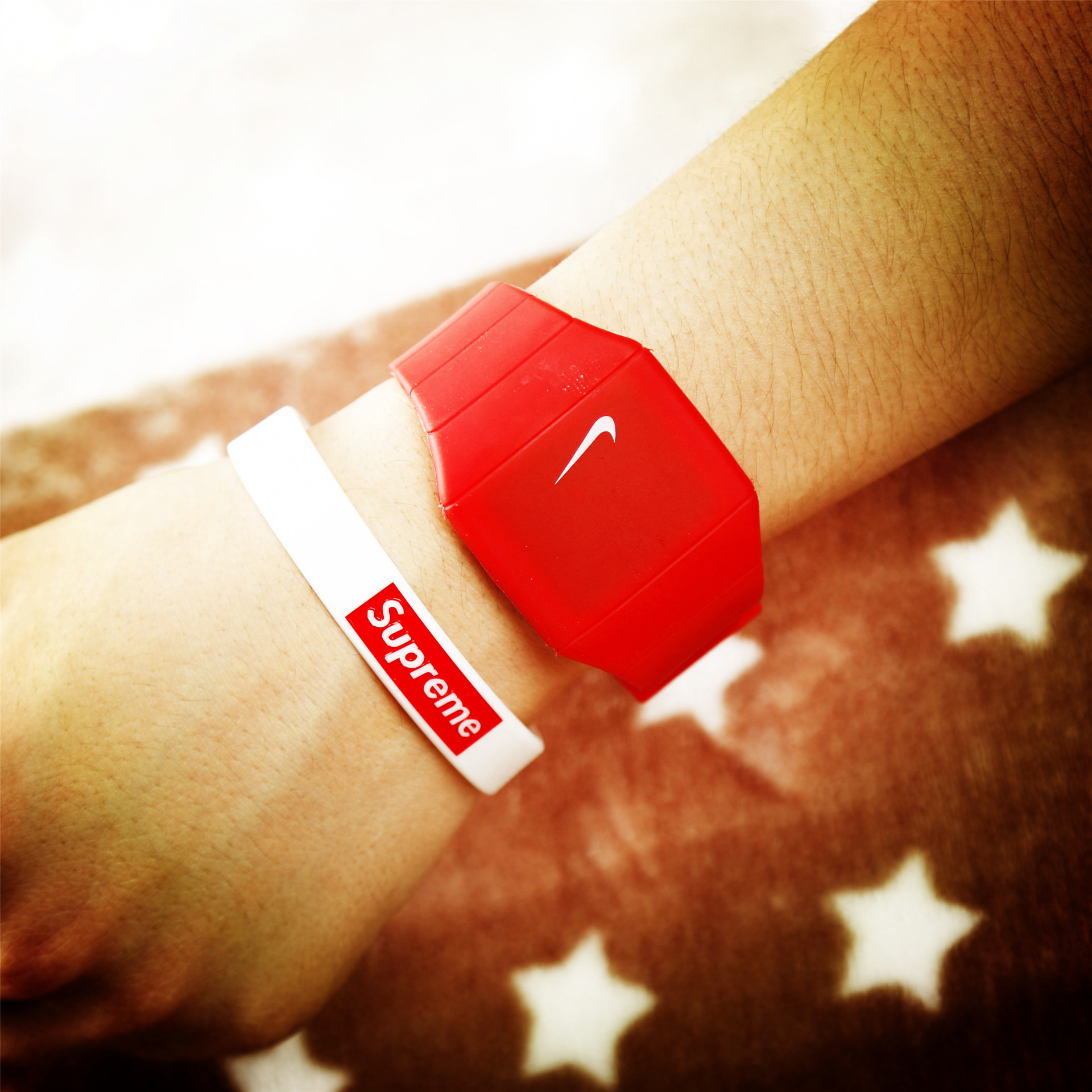 Cool red, free battery