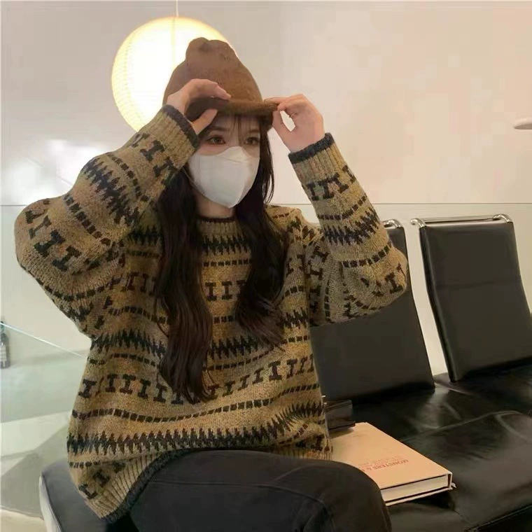 Ленивый стиль, контрастный цвет, трикотаж с круглым вырезом и длинными рукавами для женщин, весна, осень и зима 2024, новый свободный утягивающий внешний трикотажный топ