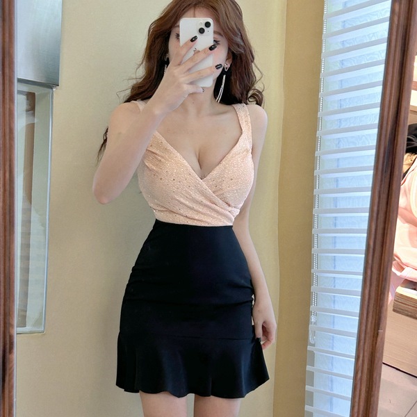 Ruffle edge color patchwork waist and buttocks skirt night scene