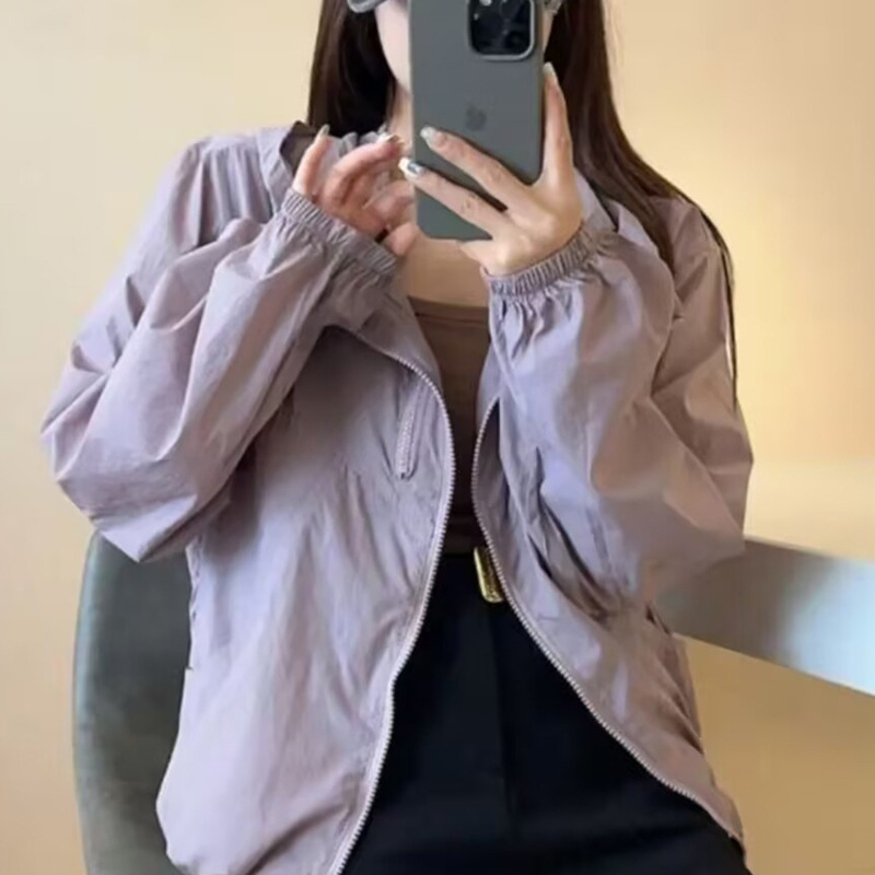 ヨーロッパのファッショナブルな女性用フード付き日焼け防止服 2025 夏の新しいスタイルのルーズカジュアル多用途ショートジャケットトレンディな小柄な人向け|undefined
