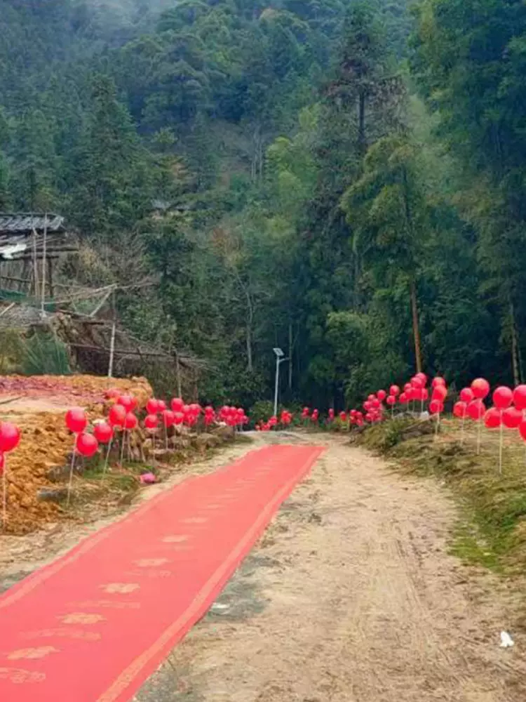 农村结婚道路装饰气球路引外景布置立柱地飘引路室外婚礼插泥土地